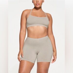 🌟NWOT🌟 Skims Outdoor Bike Short Small